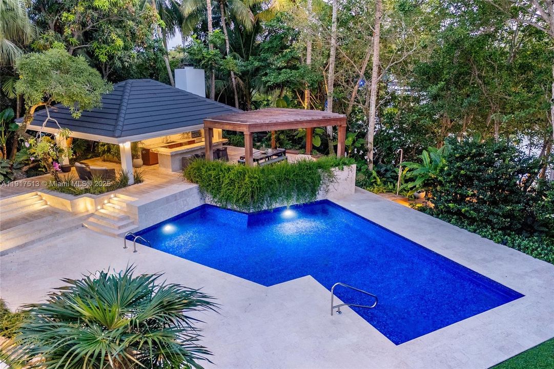 待售: $16,495,000 (6 贝兹, 6 浴室, 6978 平方英尺)