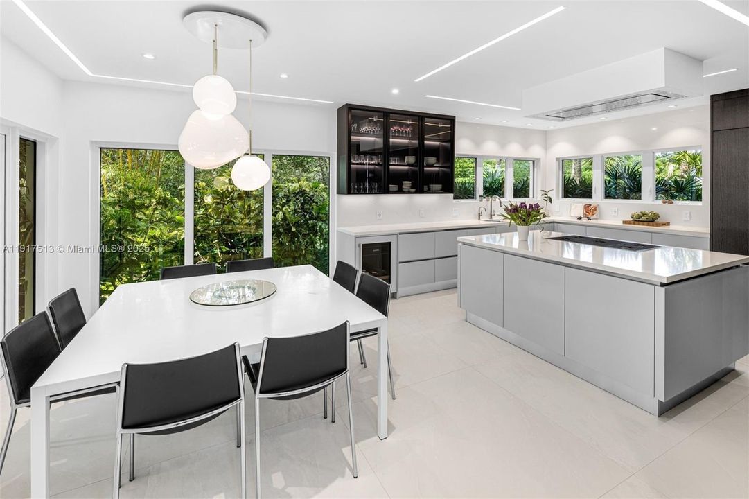 待售: $16,495,000 (6 贝兹, 6 浴室, 6978 平方英尺)