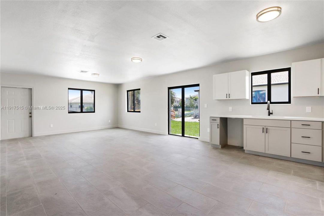 For Rent: $4,000 (4 beds, 2 baths, 1530 Square Feet)