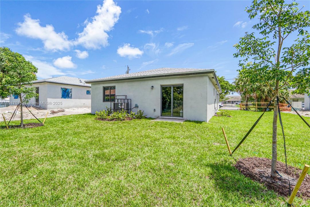 For Rent: $4,000 (4 beds, 2 baths, 1530 Square Feet)