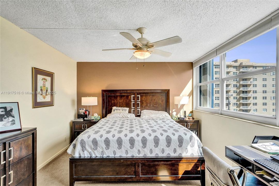 Active With Contract: $350,000 (2 beds, 2 baths, 1252 Square Feet)