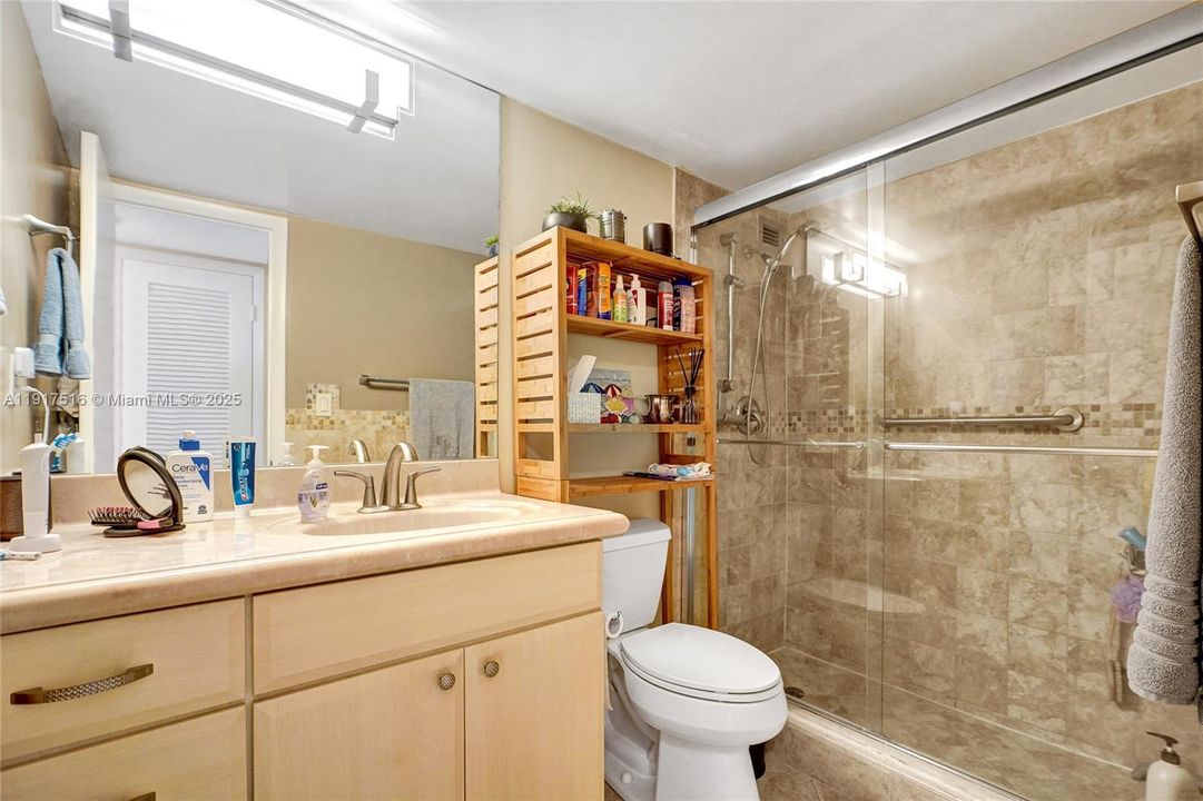 Active With Contract: $350,000 (2 beds, 2 baths, 1252 Square Feet)