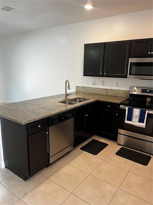 待售: $370,000 (3 贝兹, 2 浴室, 1650 平方英尺)