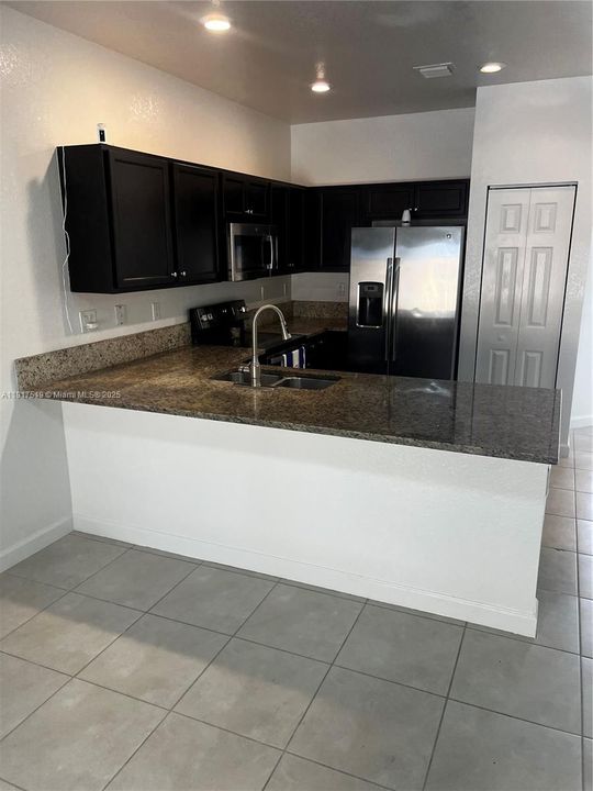 待售: $370,000 (3 贝兹, 2 浴室, 1650 平方英尺)