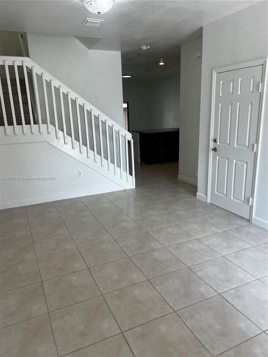 待售: $370,000 (3 贝兹, 2 浴室, 1650 平方英尺)