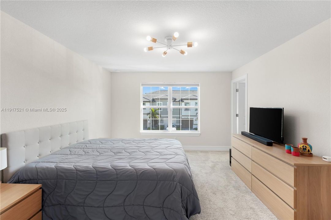 Oversized main bedroom