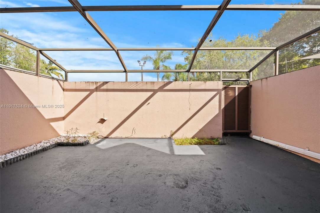 For Rent: $3,250 (3 beds, 2 baths, 1360 Square Feet)