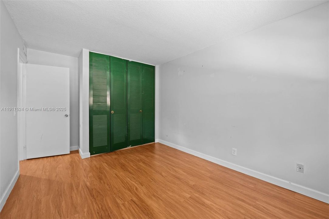 For Rent: $3,250 (3 beds, 2 baths, 1360 Square Feet)