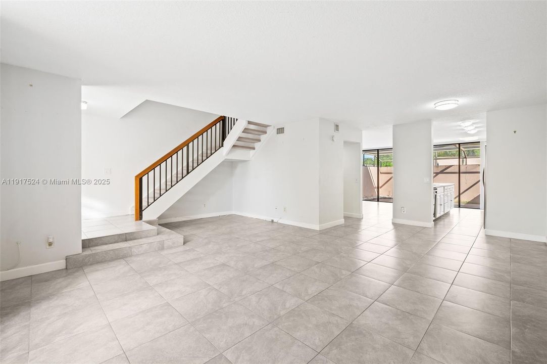 For Rent: $3,250 (3 beds, 2 baths, 1360 Square Feet)