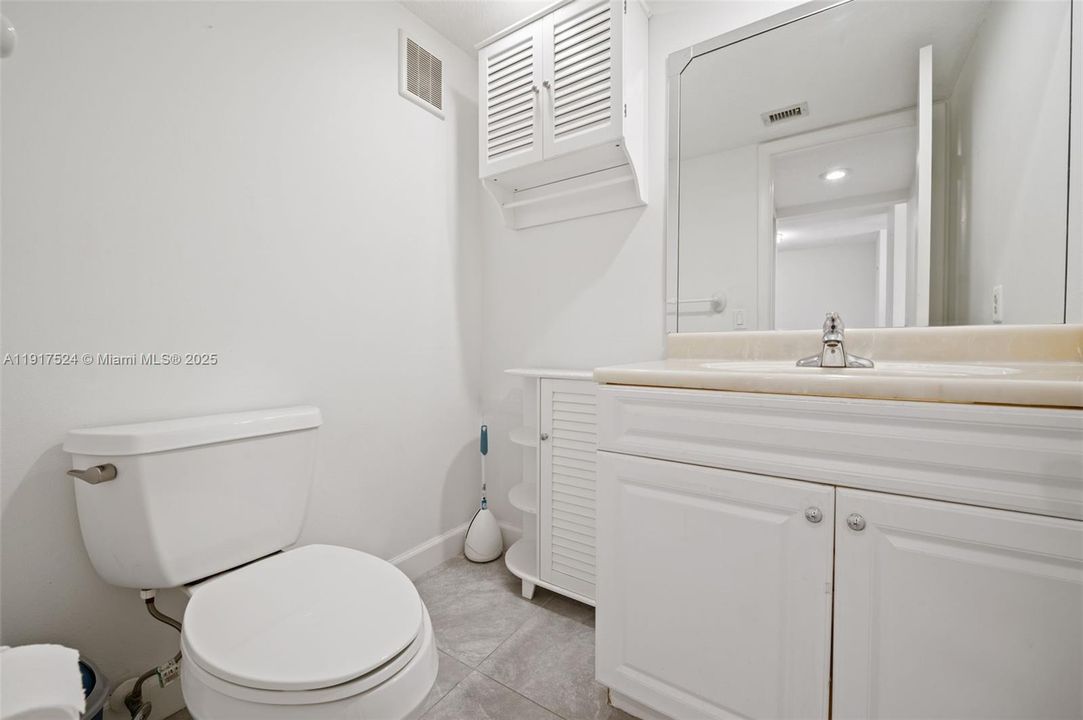 For Rent: $3,250 (3 beds, 2 baths, 1360 Square Feet)