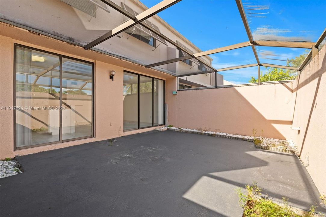 For Rent: $3,250 (3 beds, 2 baths, 1360 Square Feet)