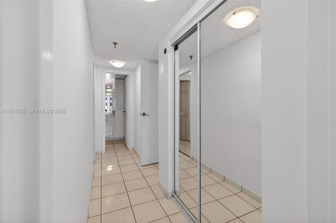 Recently Rented: $3,900 (2 beds, 2 baths, 1368 Square Feet)