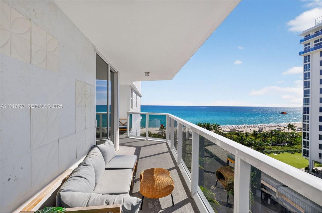 Recently Rented: $3,900 (2 beds, 2 baths, 1368 Square Feet)