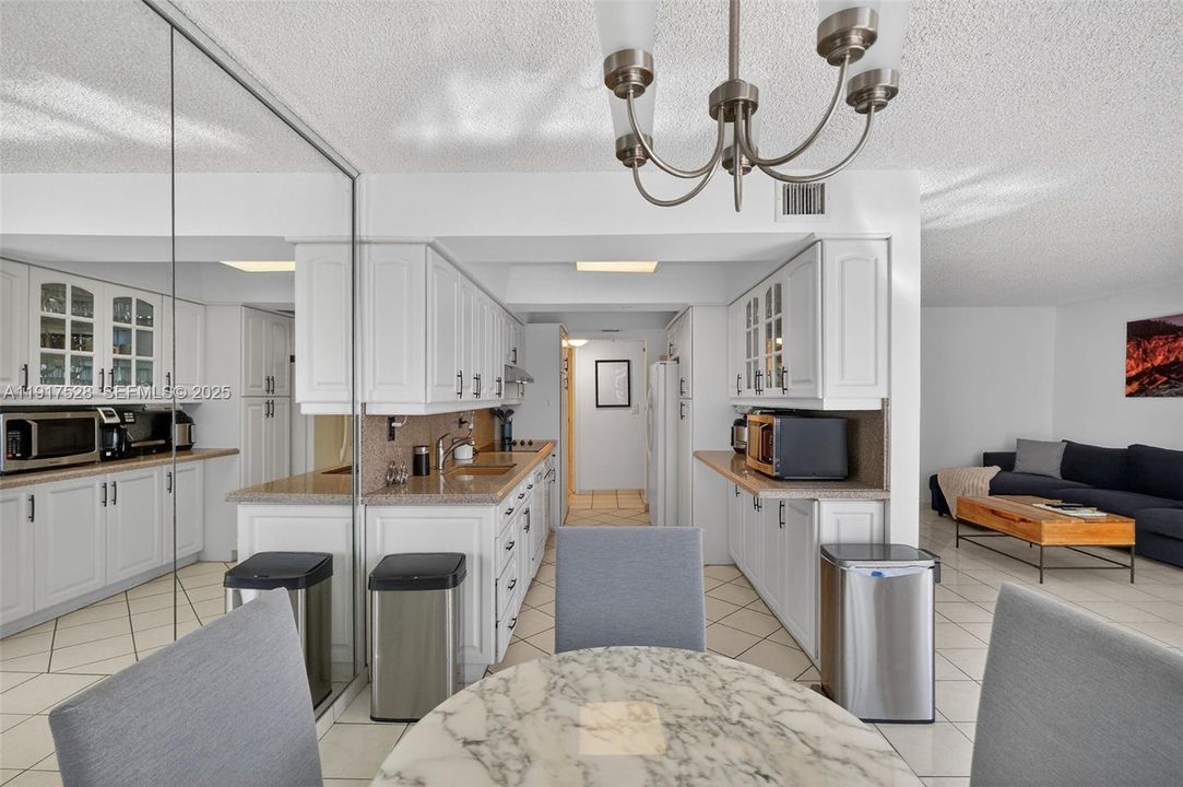 Recently Rented: $3,900 (2 beds, 2 baths, 1368 Square Feet)