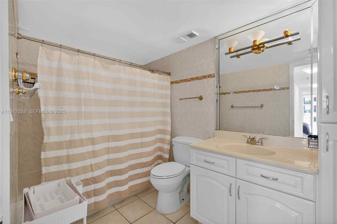 Recently Rented: $3,900 (2 beds, 2 baths, 1368 Square Feet)