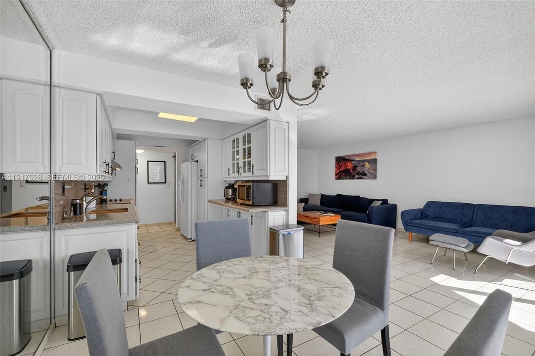 Recently Rented: $3,900 (2 beds, 2 baths, 1368 Square Feet)