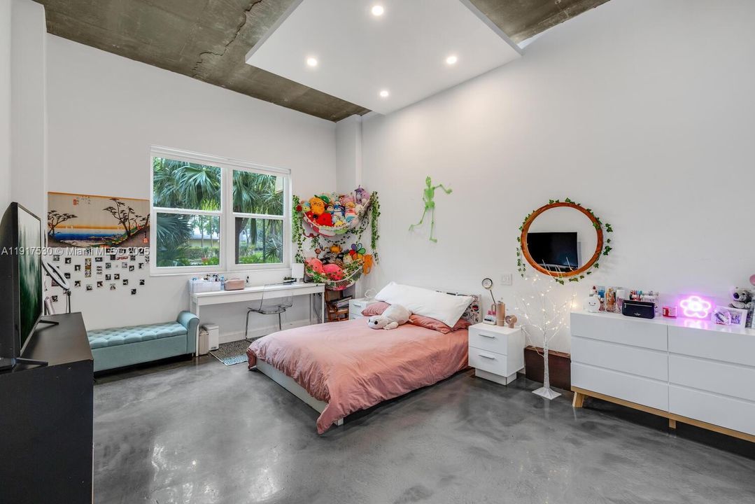 Activo con contrato: $3,100 (2 camas, 2 baños, 1353 Pies cuadrados)