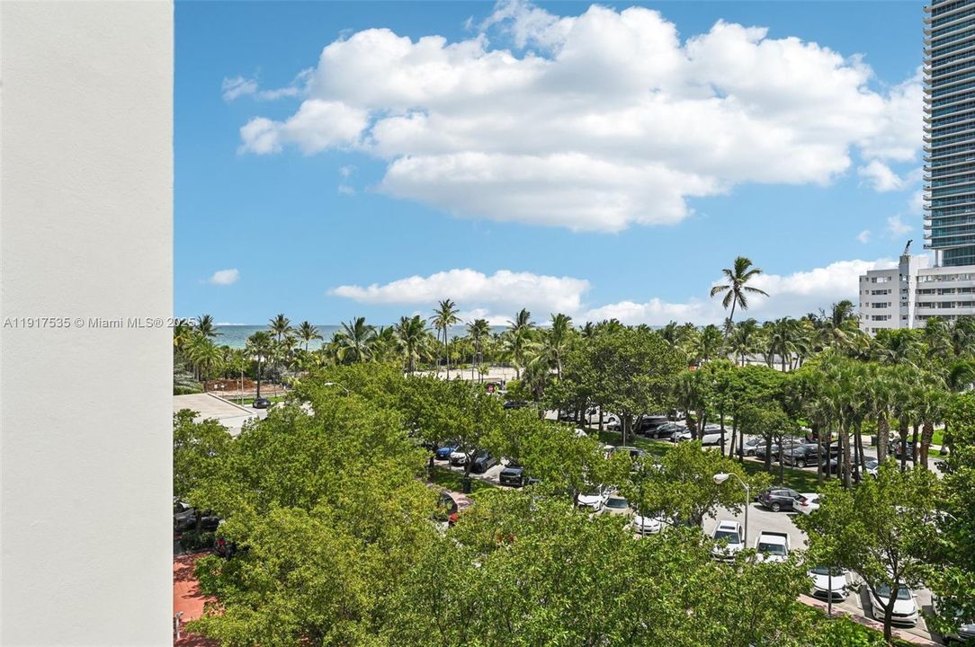 For Sale: $1,650,000 (1 beds, 1 baths, 850 Square Feet)