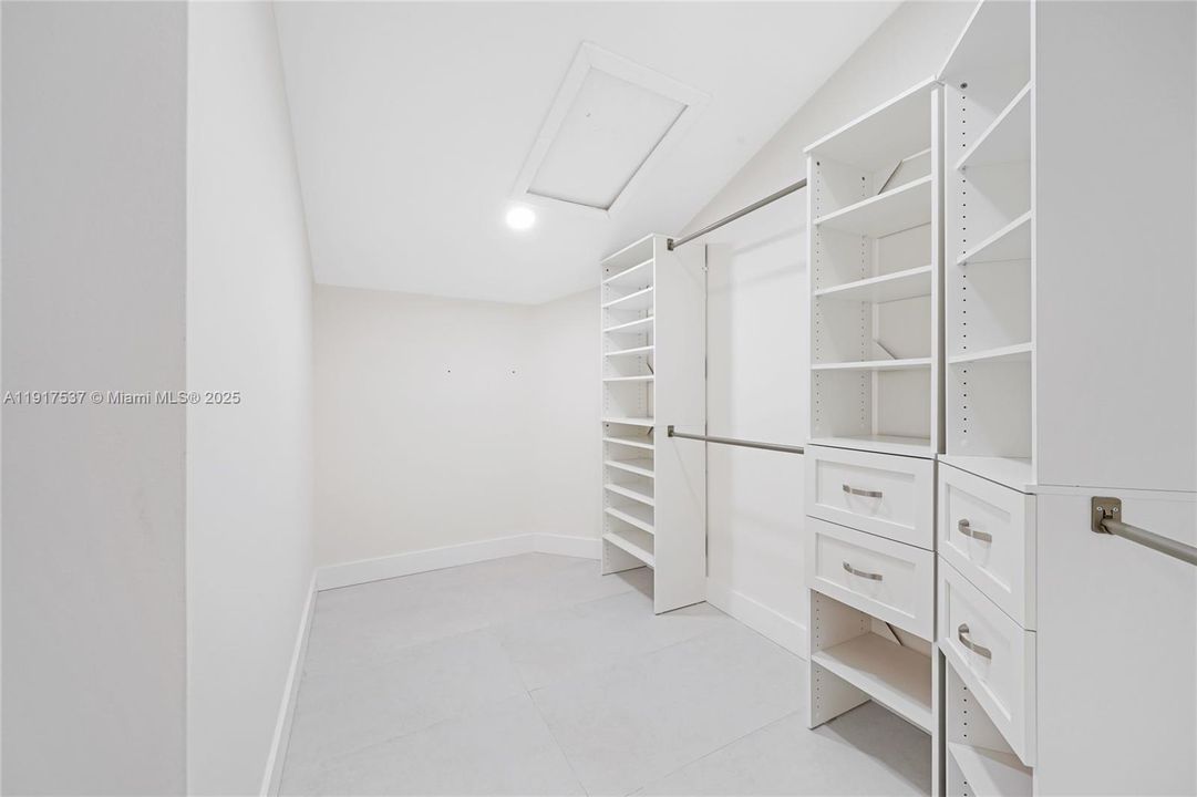 待售: $659,900 (4 贝兹, 3 浴室, 2513 平方英尺)