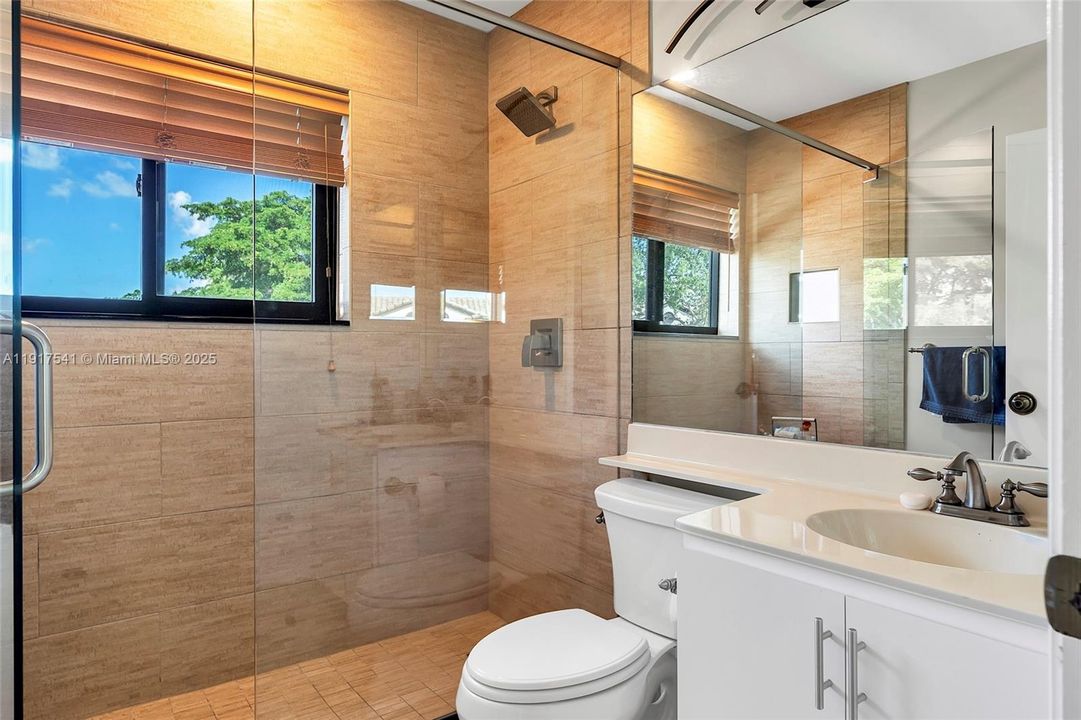 En Renta: $3,450 (3 camas, 2 baños, 1760 Pies cuadrados)