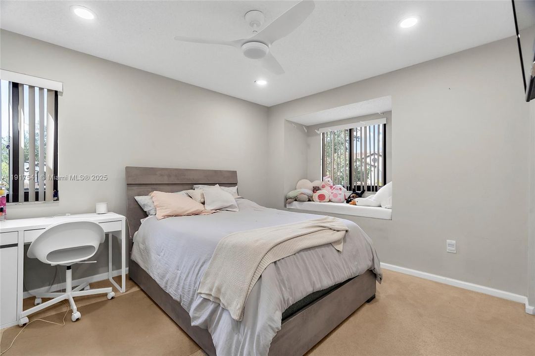 En Renta: $3,450 (3 camas, 2 baños, 1760 Pies cuadrados)