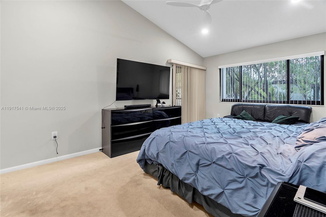 En Renta: $3,450 (3 camas, 2 baños, 1760 Pies cuadrados)