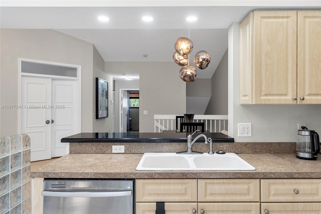 En Renta: $3,450 (3 camas, 2 baños, 1760 Pies cuadrados)