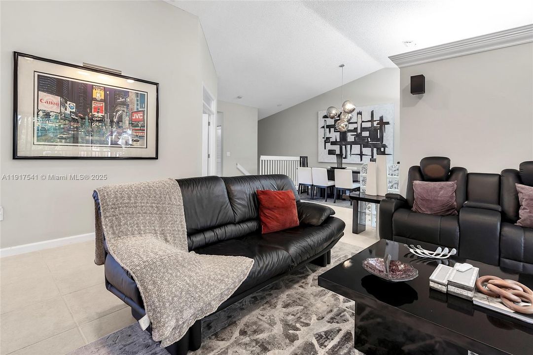 En Renta: $3,450 (3 camas, 2 baños, 1760 Pies cuadrados)