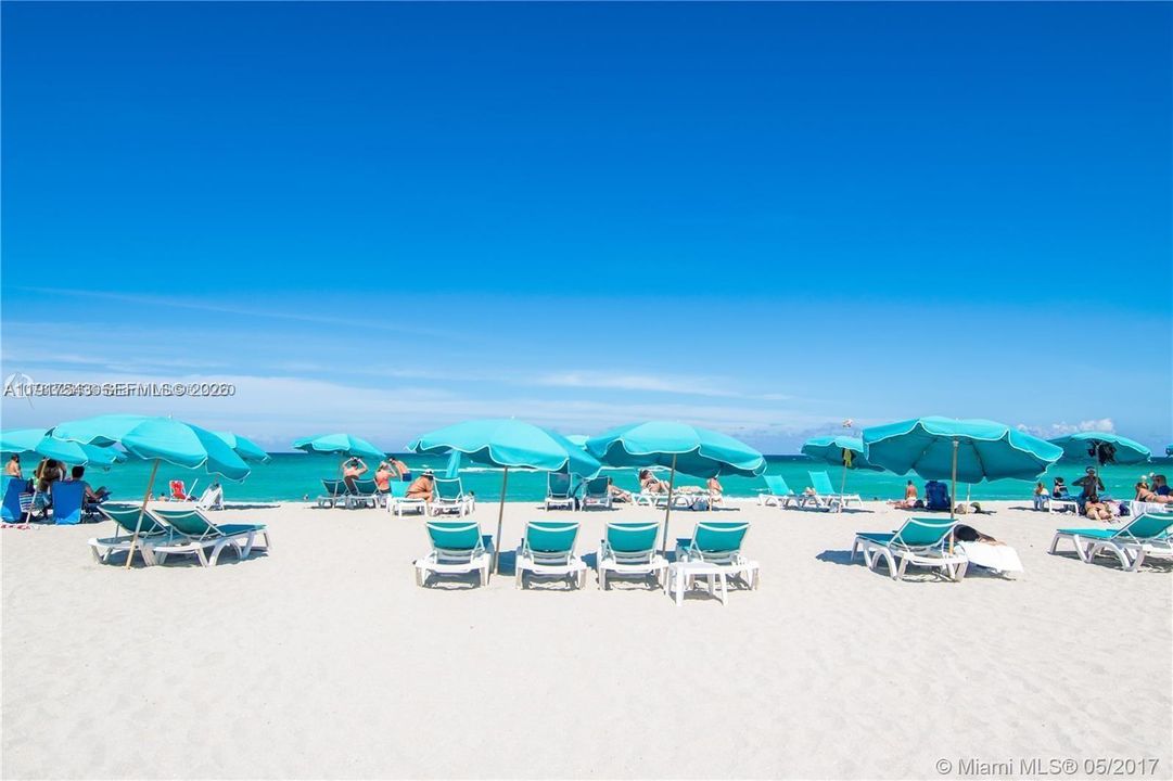 For Sale: $995,000 (2 beds, 2 baths, 1226 Square Feet)