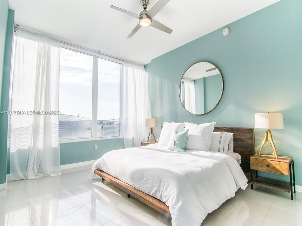 For Sale: $995,000 (2 beds, 2 baths, 1226 Square Feet)