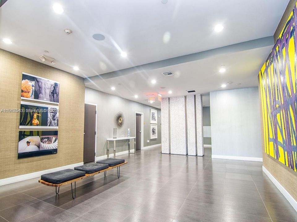 For Sale: $995,000 (2 beds, 2 baths, 1226 Square Feet)