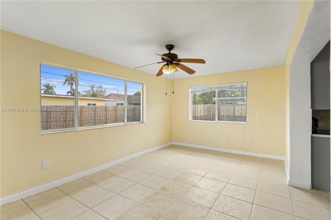 出租: $3,750 (4 贝兹, 2 浴室, 1696 平方英尺)