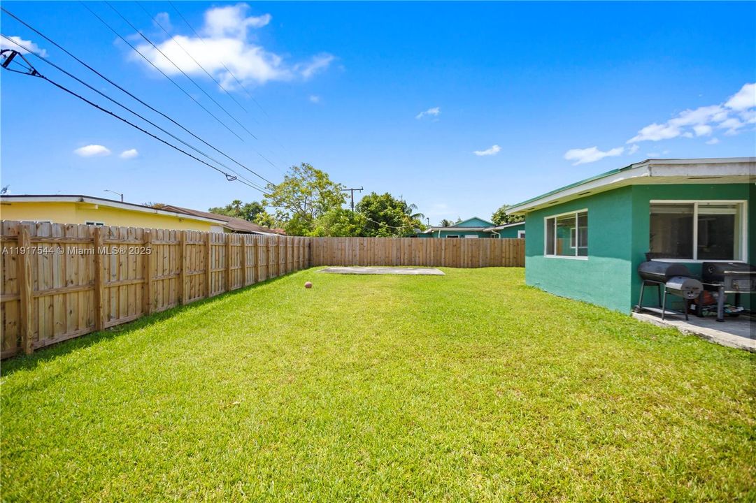 出租: $3,750 (4 贝兹, 2 浴室, 1696 平方英尺)