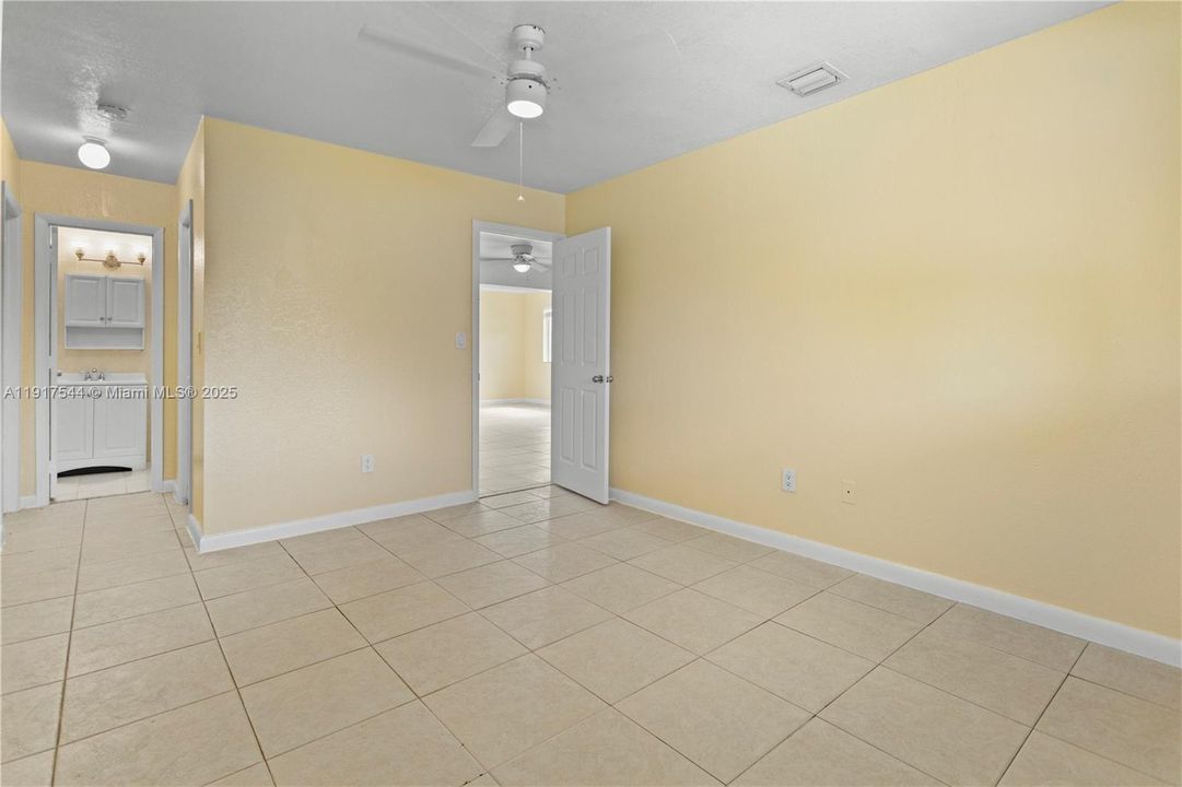 出租: $3,750 (4 贝兹, 2 浴室, 1696 平方英尺)