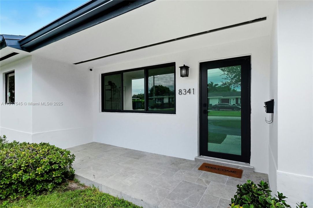 En Renta: $10,000 (4 camas, 2 baños, 2886 Pies cuadrados)