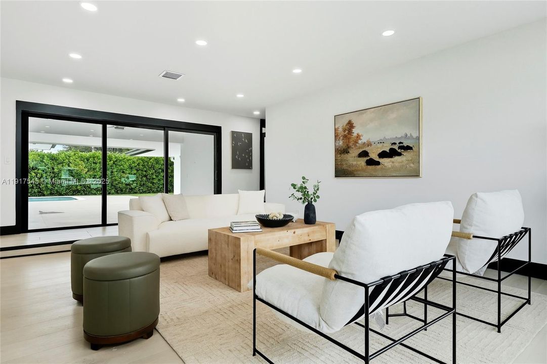 En Renta: $10,000 (4 camas, 2 baños, 2886 Pies cuadrados)