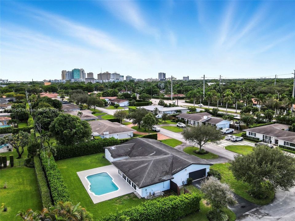 En Renta: $10,000 (4 camas, 2 baños, 2886 Pies cuadrados)