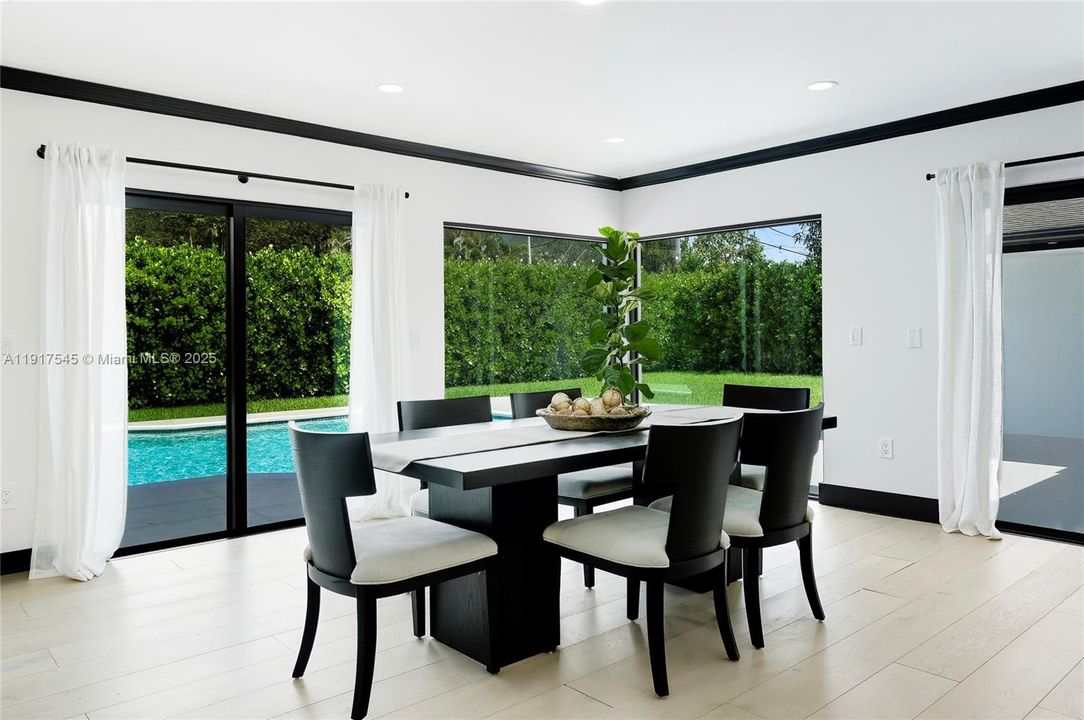 En Renta: $10,000 (4 camas, 2 baños, 2886 Pies cuadrados)