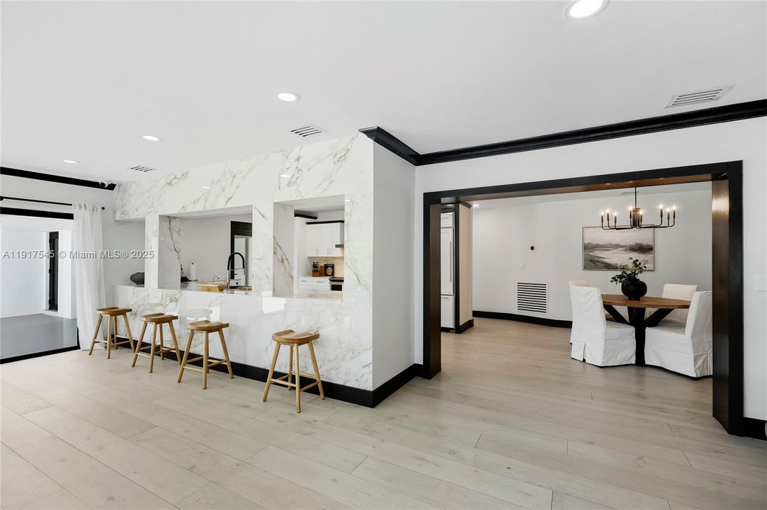 En Renta: $10,000 (4 camas, 2 baños, 2886 Pies cuadrados)