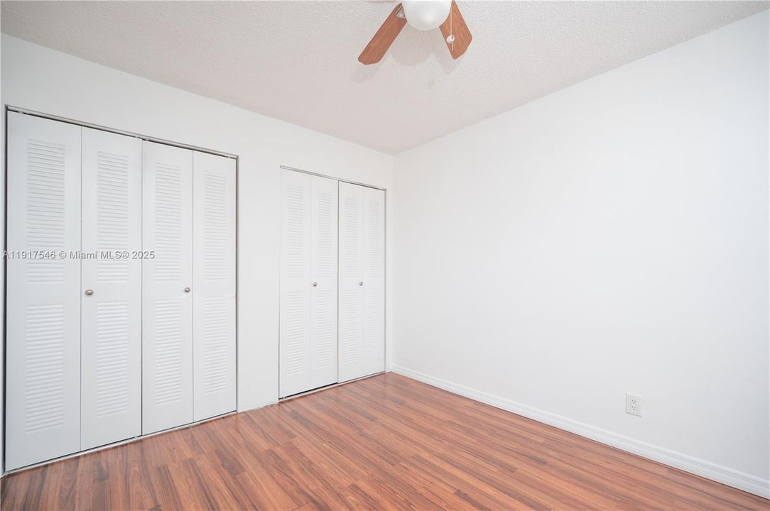 Activo con contrato: $1,900 (2 camas, 2 baños, 1025 Pies cuadrados)