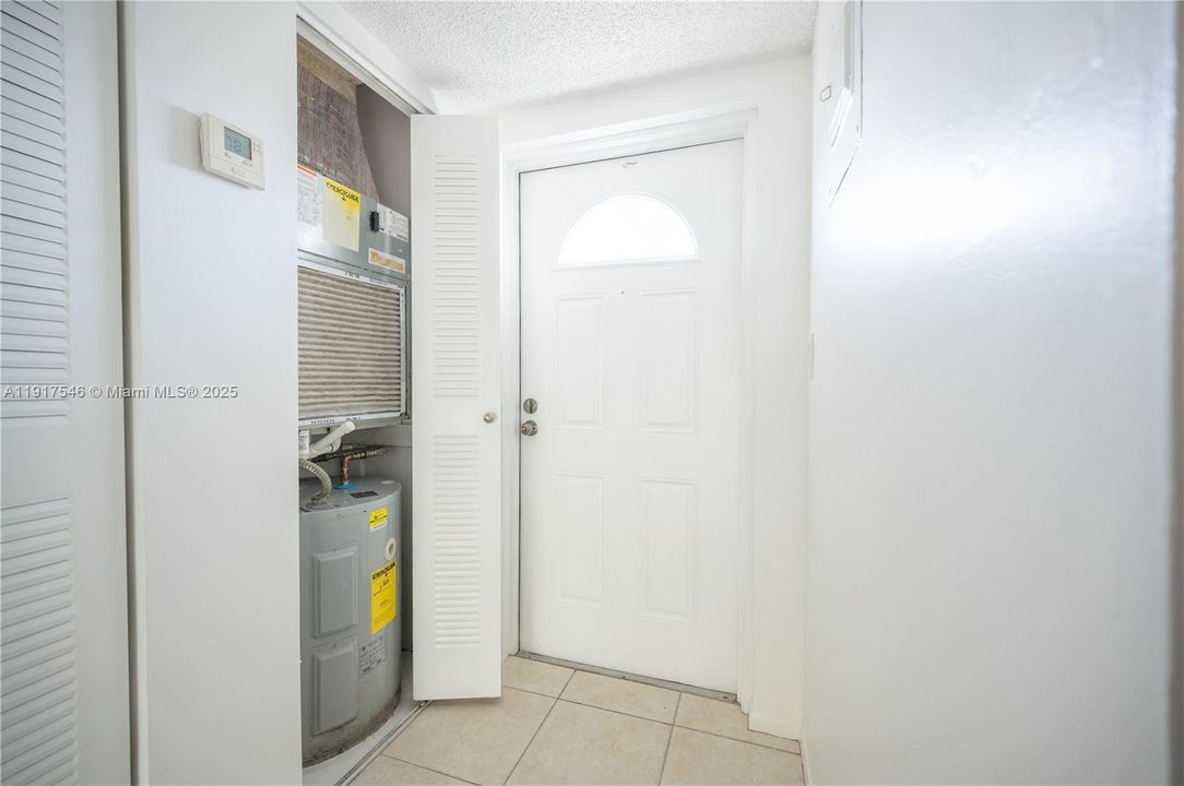 Activo con contrato: $1,900 (2 camas, 2 baños, 1025 Pies cuadrados)