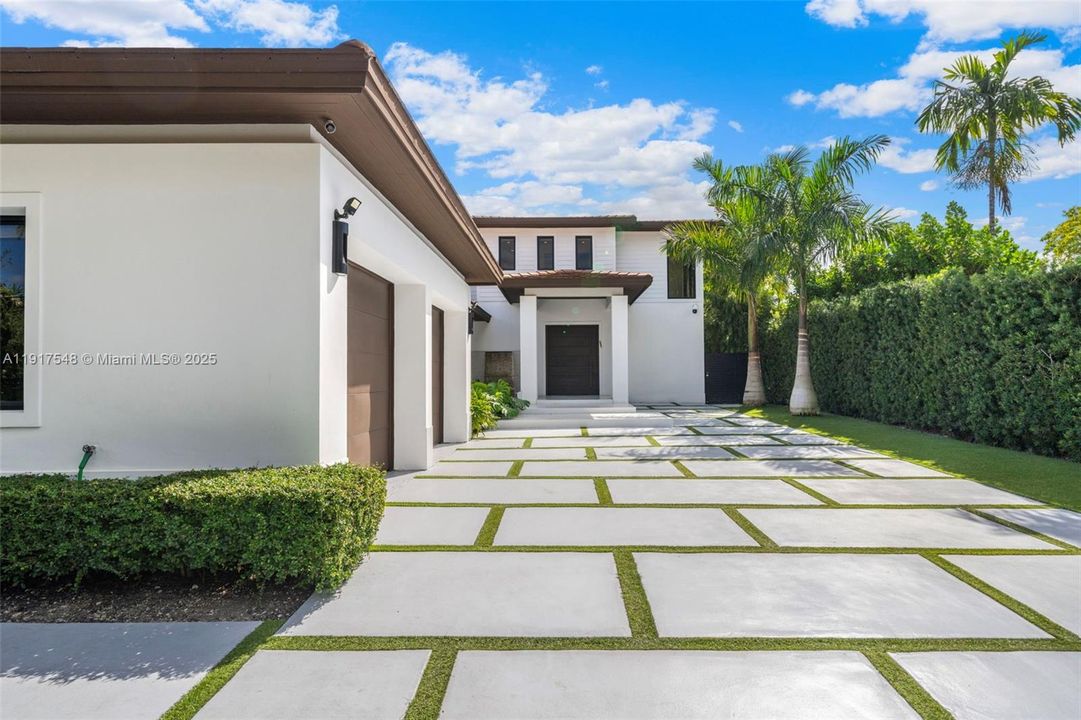 En Venta: $8,100,000 (5 camas, 5 baños, 4295 Pies cuadrados)