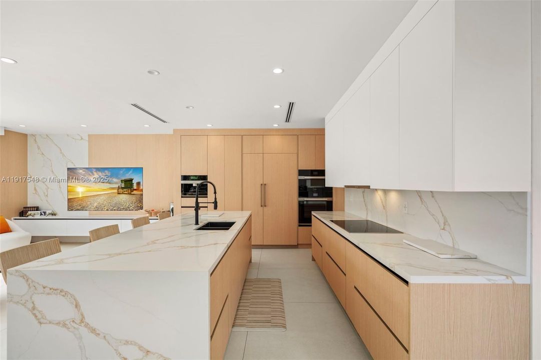 En Venta: $8,100,000 (5 camas, 5 baños, 4295 Pies cuadrados)