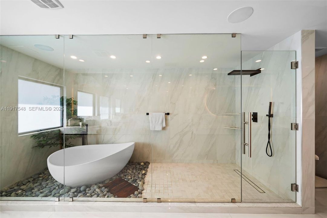 En Venta: $8,100,000 (5 camas, 5 baños, 4295 Pies cuadrados)