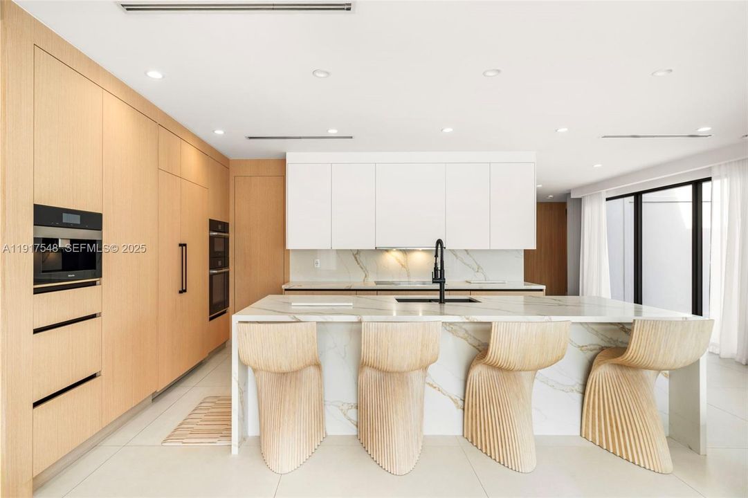 En Venta: $8,100,000 (5 camas, 5 baños, 4295 Pies cuadrados)