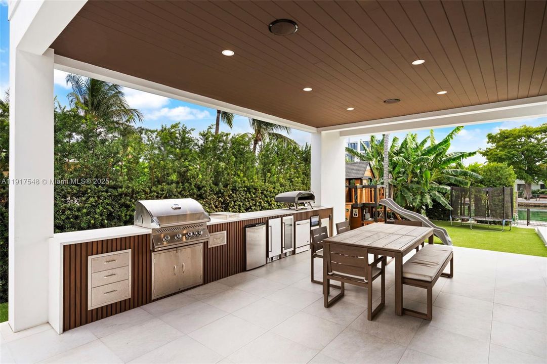 En Venta: $8,100,000 (5 camas, 5 baños, 4295 Pies cuadrados)