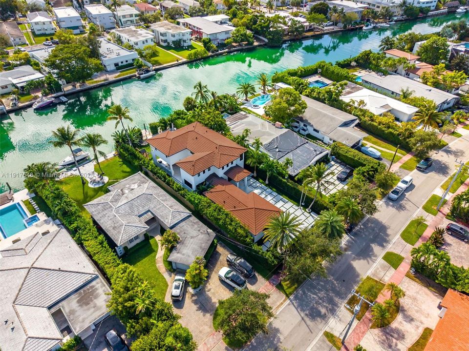 En Venta: $8,100,000 (5 camas, 5 baños, 4295 Pies cuadrados)