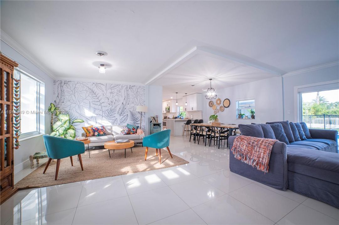 Active With Contract: $1,530,000 (3 beds, 2 baths, 1819 Square Feet)