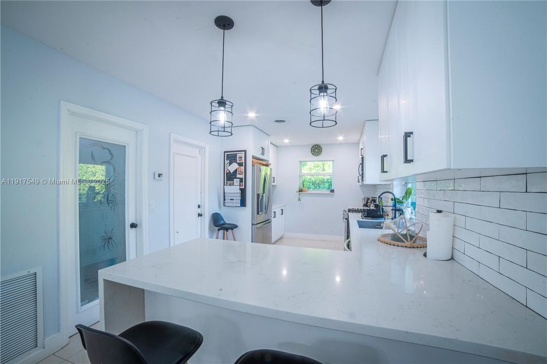 Active With Contract: $1,530,000 (3 beds, 2 baths, 1819 Square Feet)