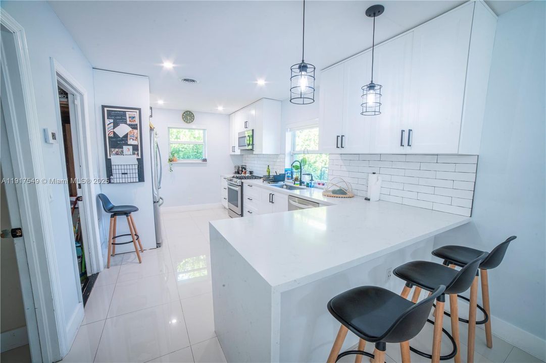 Active With Contract: $1,530,000 (3 beds, 2 baths, 1819 Square Feet)